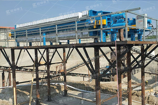礦山洗砂怎么脫水，污泥脫水機(jī)可以脫干凈嗎？