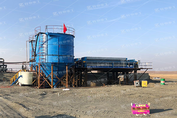 200平方的壓濾機(jī)有嗎？污泥脫水機(jī)多少錢(qián)一臺(tái)？