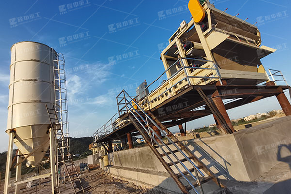 廂式壓濾機(jī)強(qiáng)度高，適合于處理細(xì)顆粒